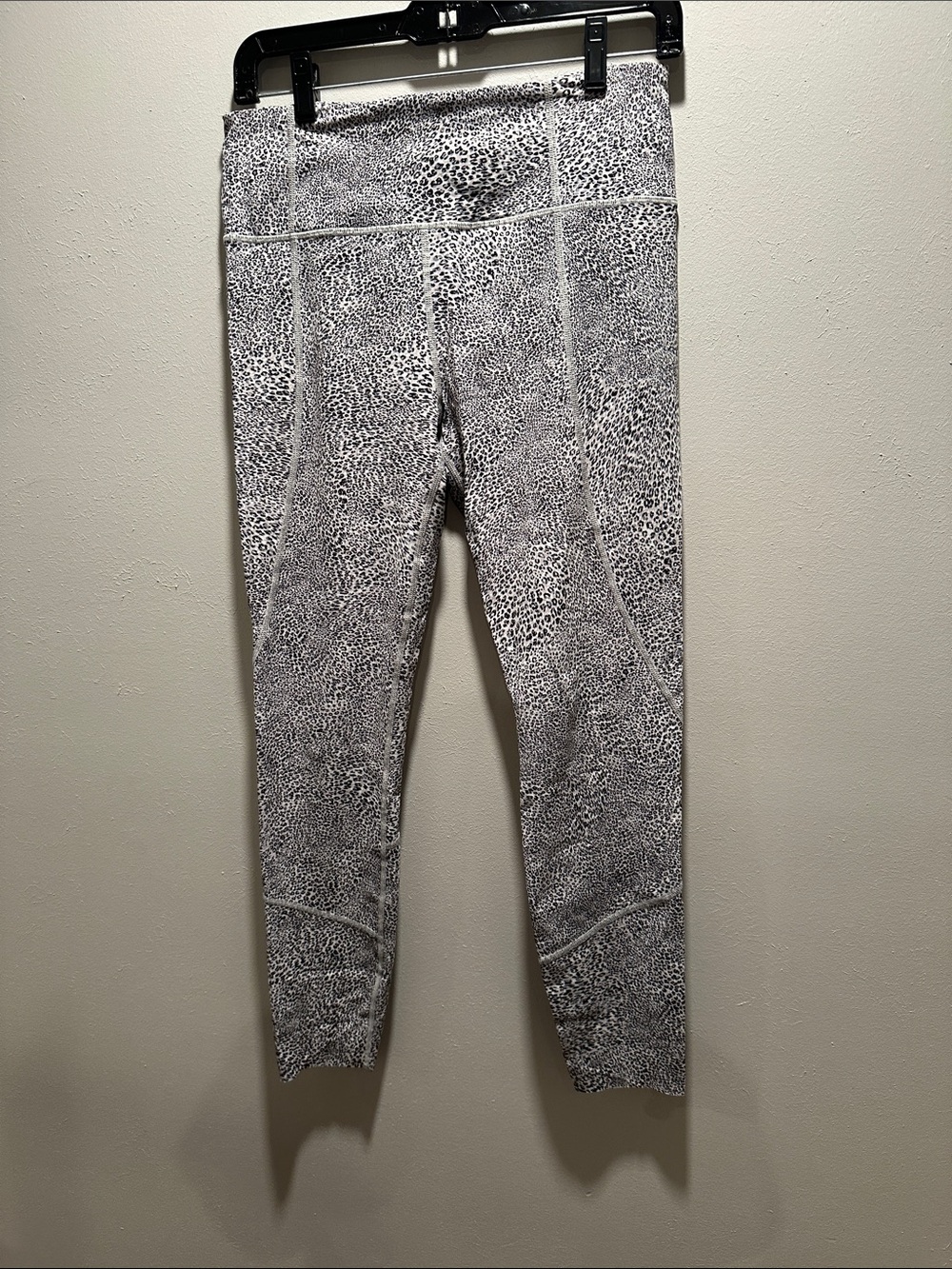 Varley Gray White Animal Print Leggings